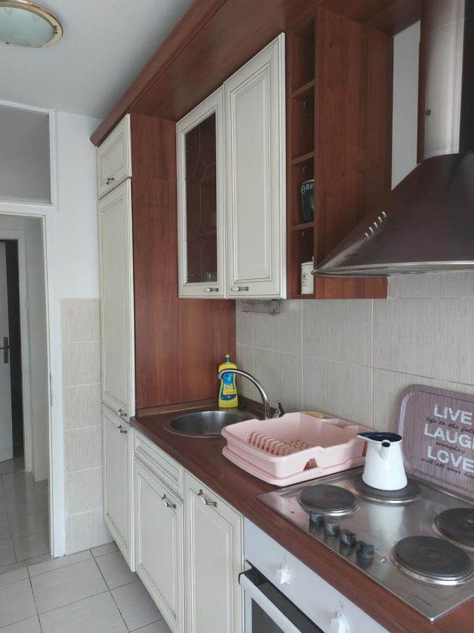 Apartman Laura ซาเกร็บ ภายนอก รูปภาพ