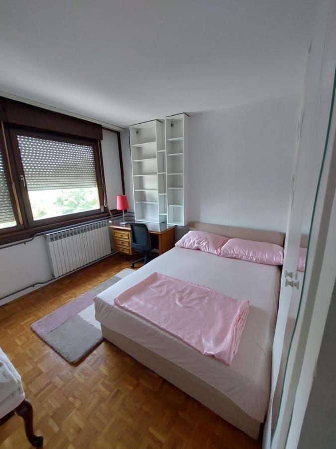 Apartman Laura ซาเกร็บ ภายนอก รูปภาพ
