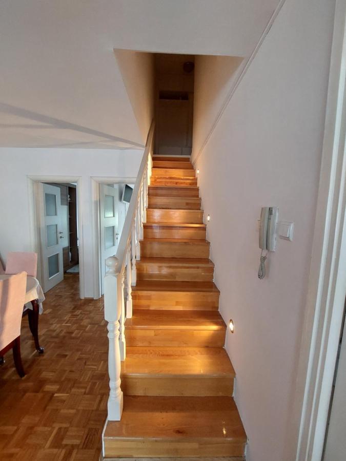 Apartman Laura ซาเกร็บ ภายนอก รูปภาพ